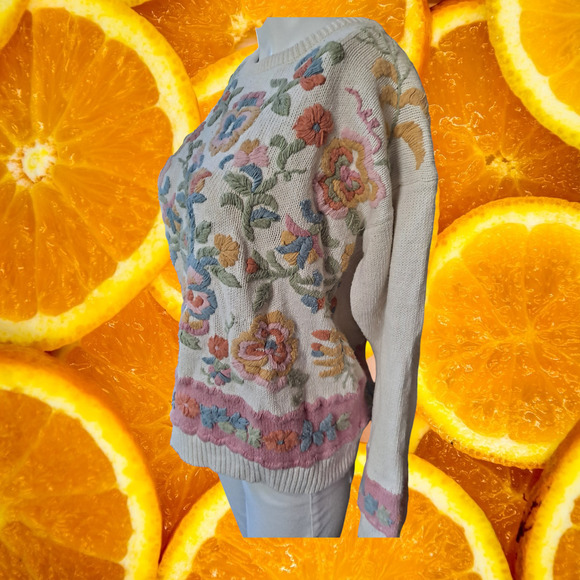 Embroidered Floral Colorful Crew Neck‎ Sweater - Picture 1 of 8